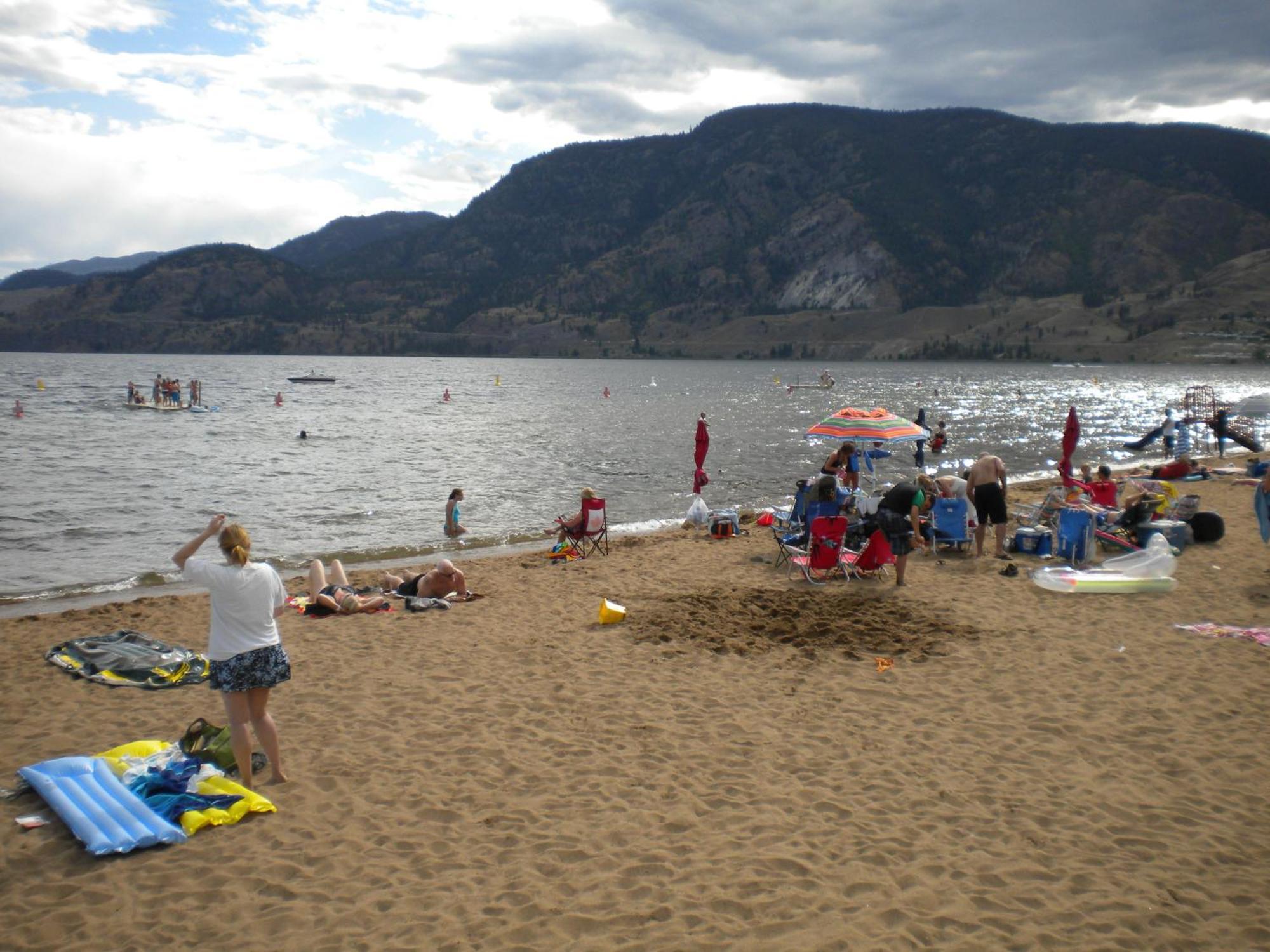 Holiday House Motel Penticton Esterno foto
