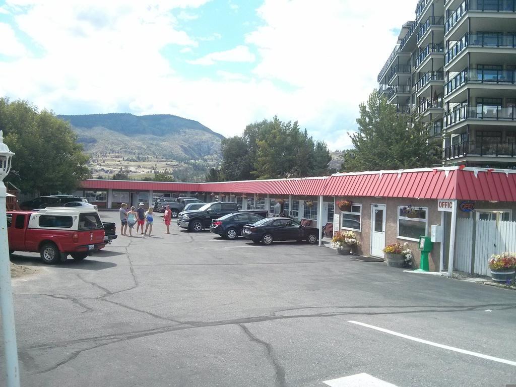 Holiday House Motel Penticton Esterno foto