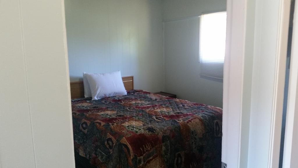Holiday House Motel Penticton Esterno foto