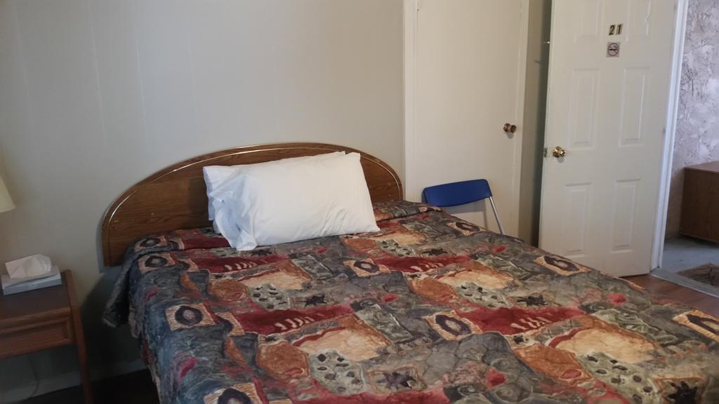 Holiday House Motel Penticton Esterno foto