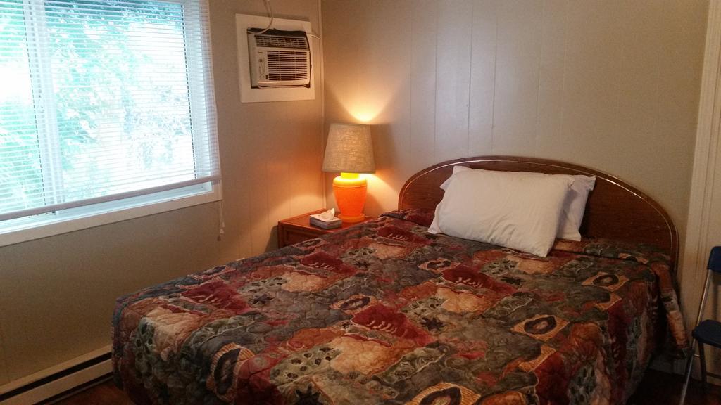 Holiday House Motel Penticton Esterno foto