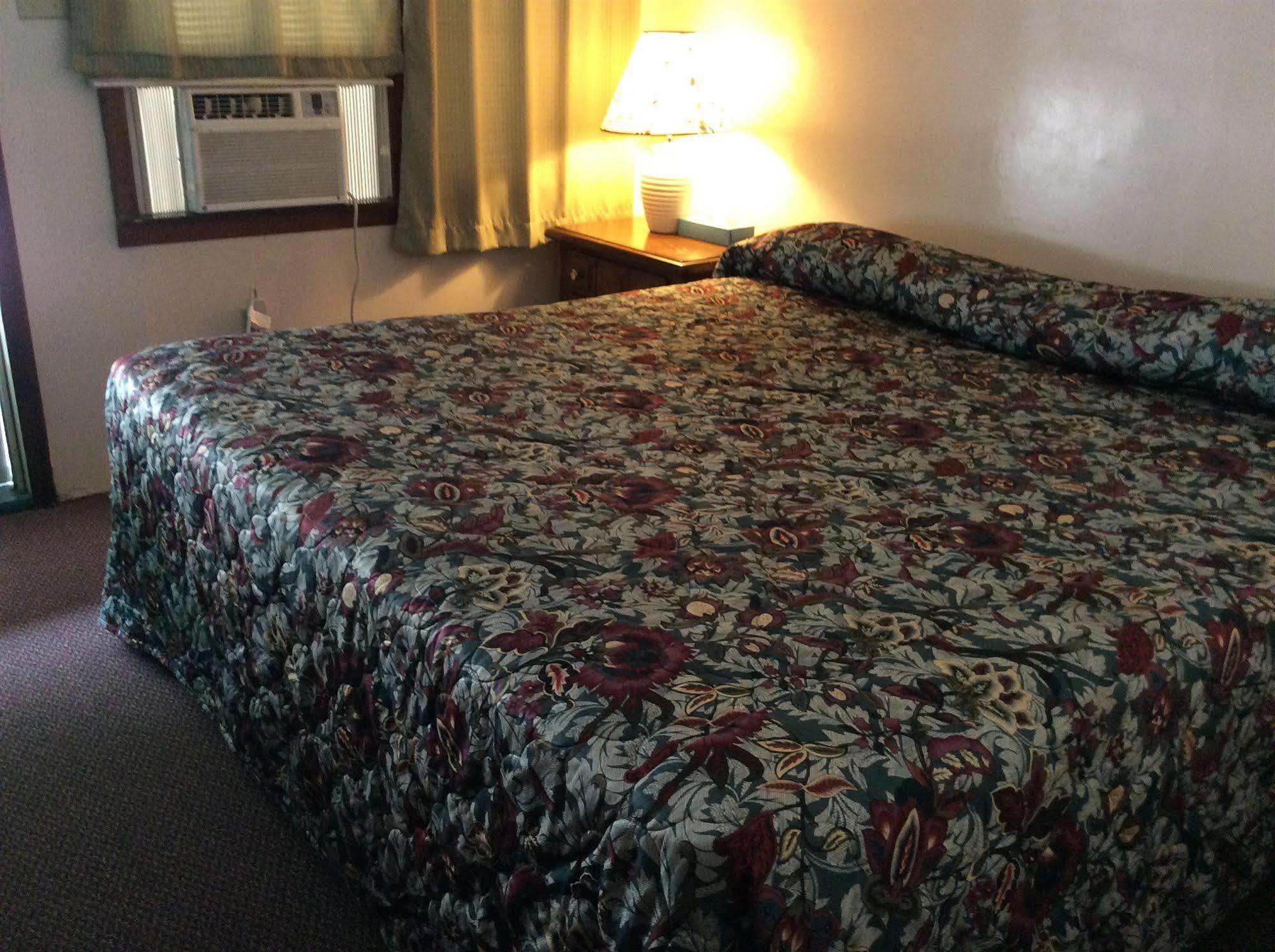 Holiday House Motel Penticton Esterno foto