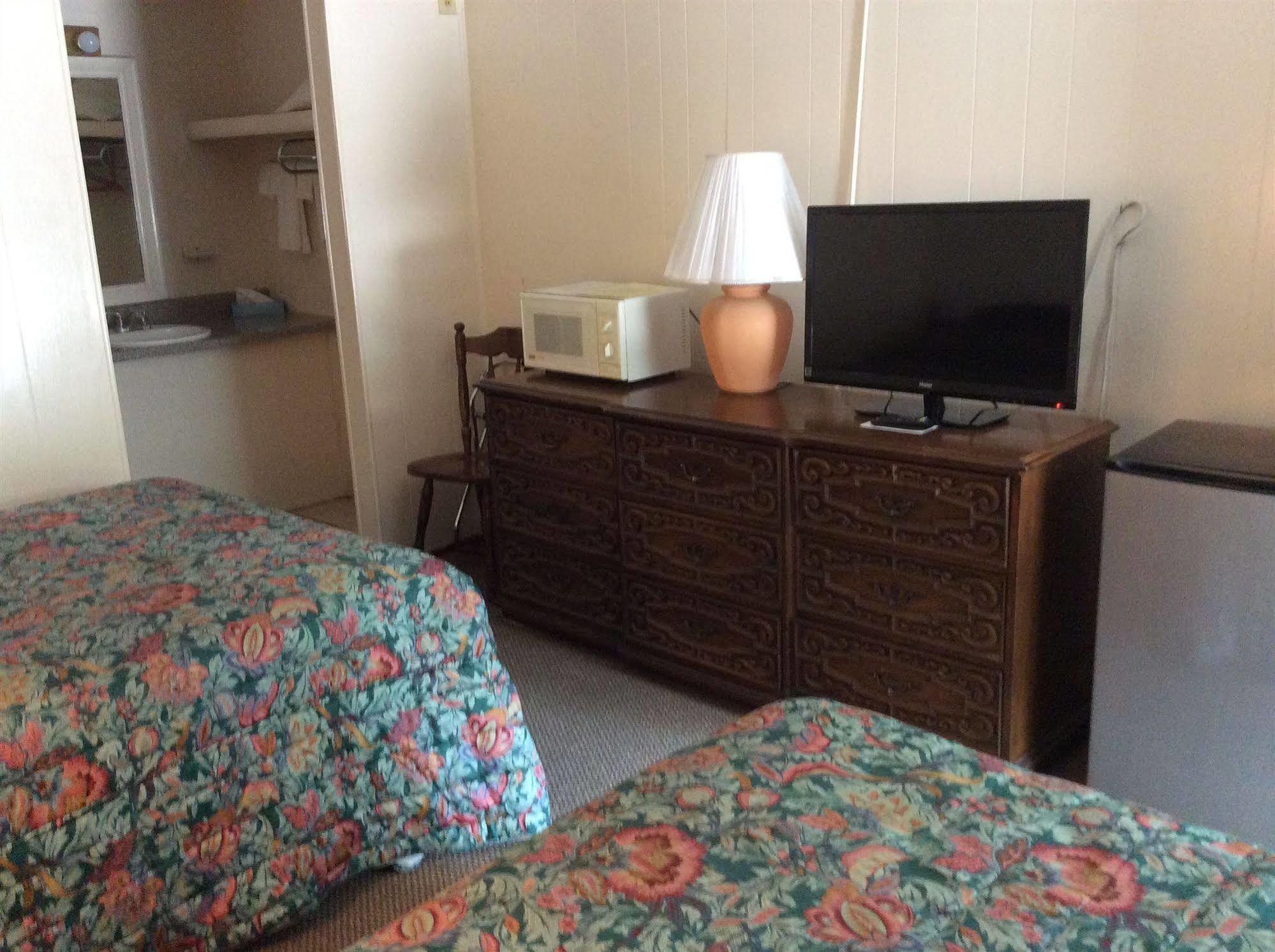 Holiday House Motel Penticton Esterno foto