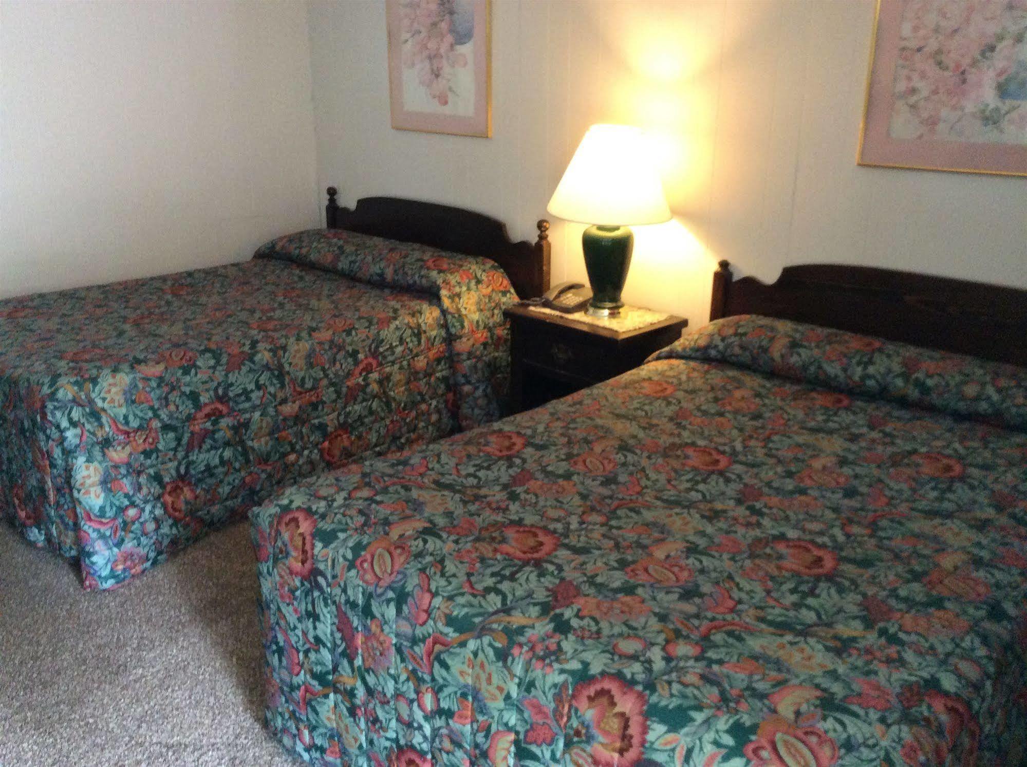 Holiday House Motel Penticton Esterno foto