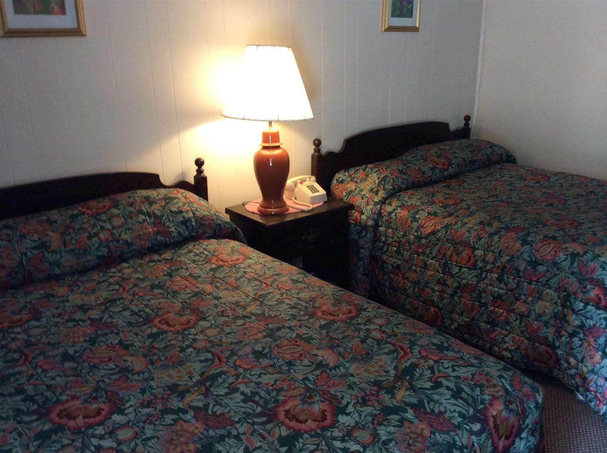 Holiday House Motel Penticton Esterno foto