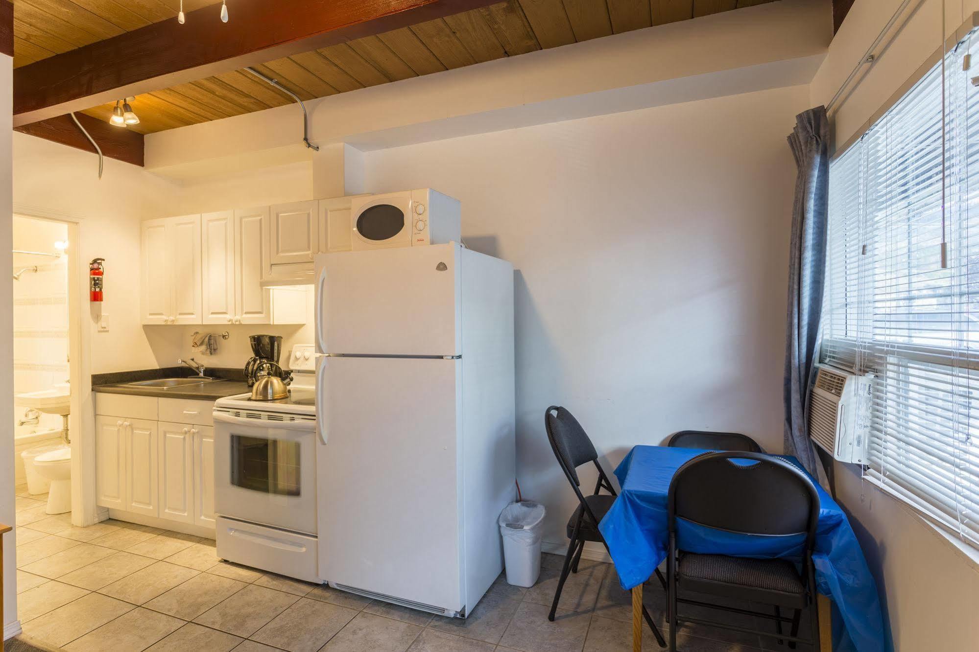 Holiday House Motel Penticton Esterno foto