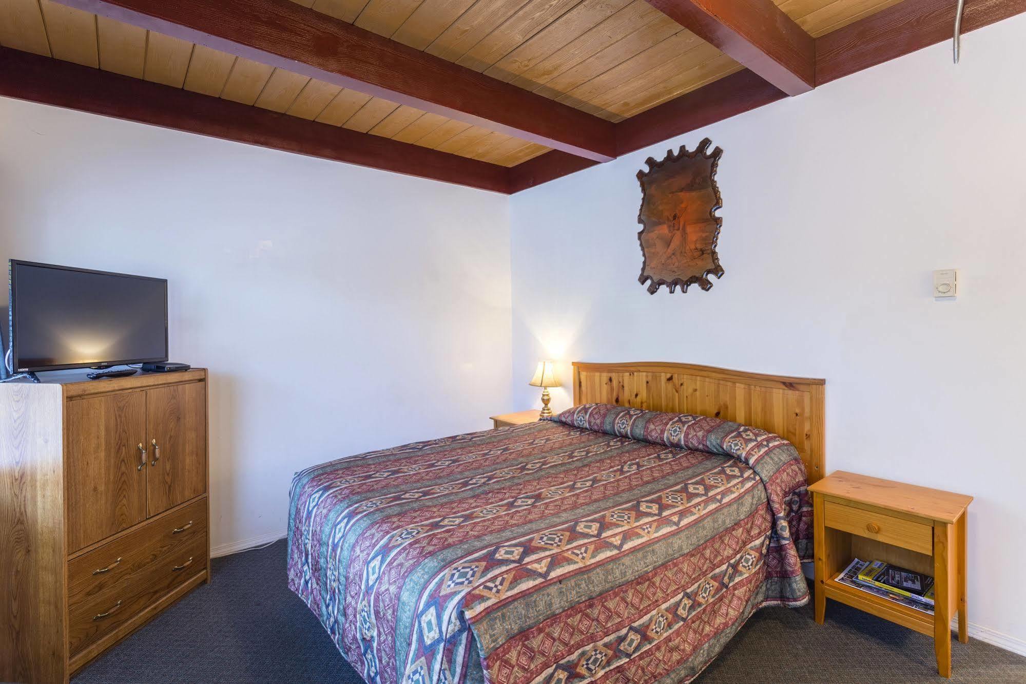 Holiday House Motel Penticton Esterno foto